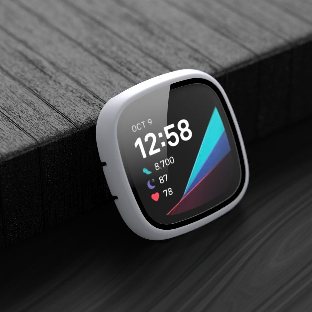 Super Pænt Fitbit Versa 3 Cover med Skærmbeskytter i Plastik og Hærdet Glas - Hvid#serie_3